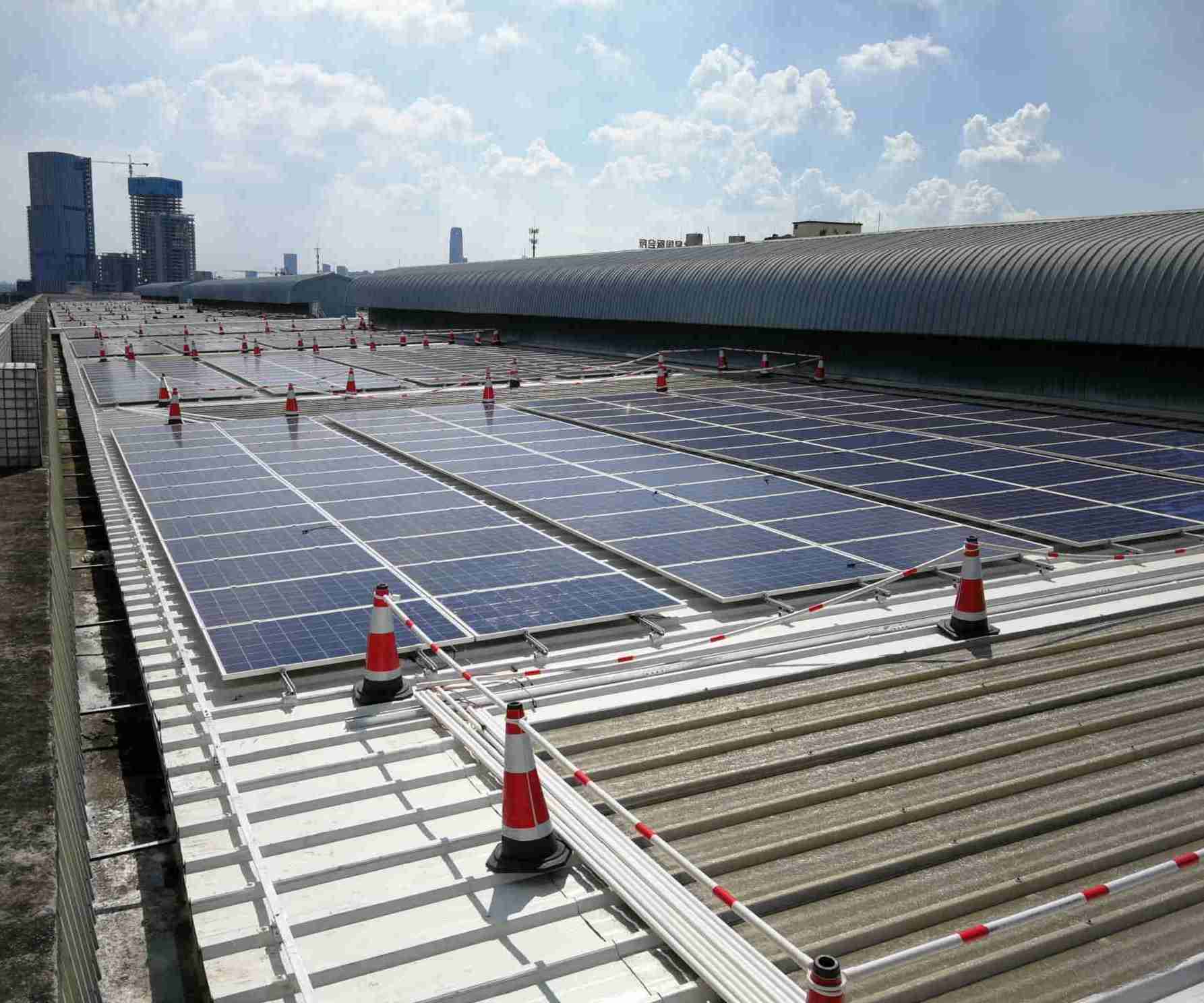 Werkseitige Photovoltaik-Montage auf dem Dach